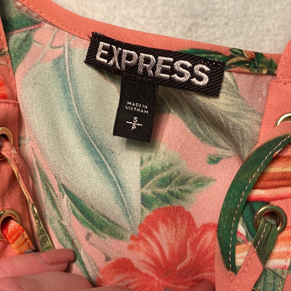Express Top - Picture 5 of 5